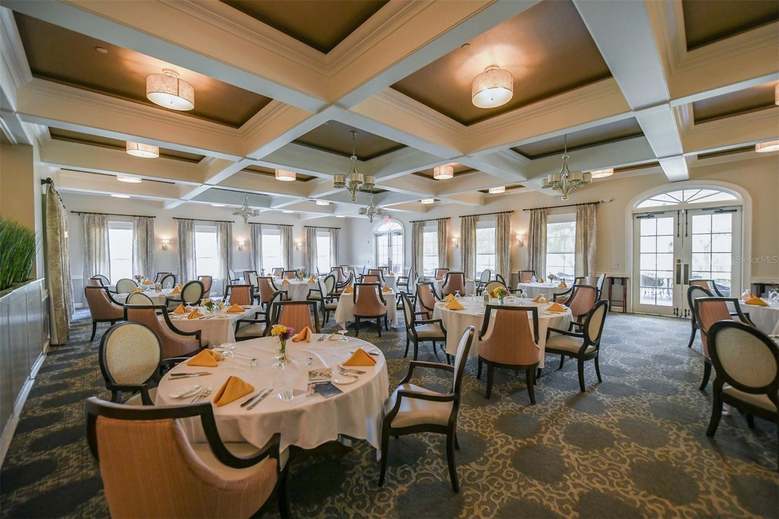 FOUNDERS CLUB - Residential