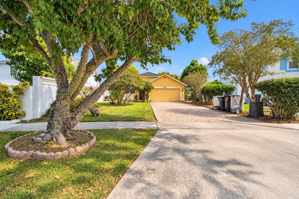 Photo of 12315 Kenton Court, Orlando, FL 32837 (MLS # O6447084)