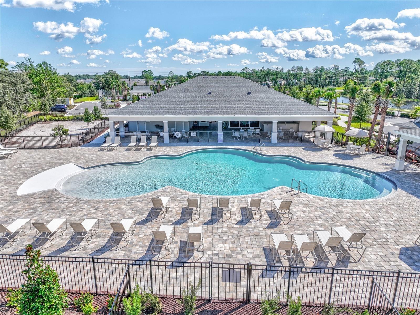 1561 LAKE BANK LANE