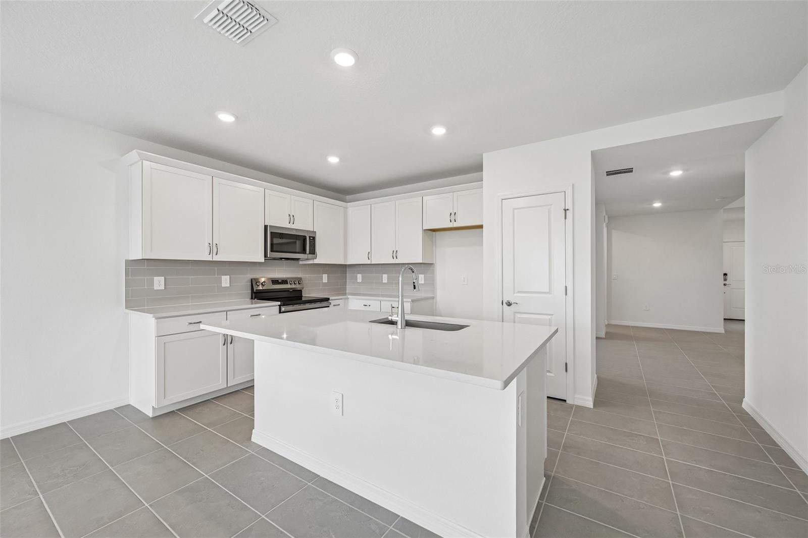 9014 OPTIMIST WAY