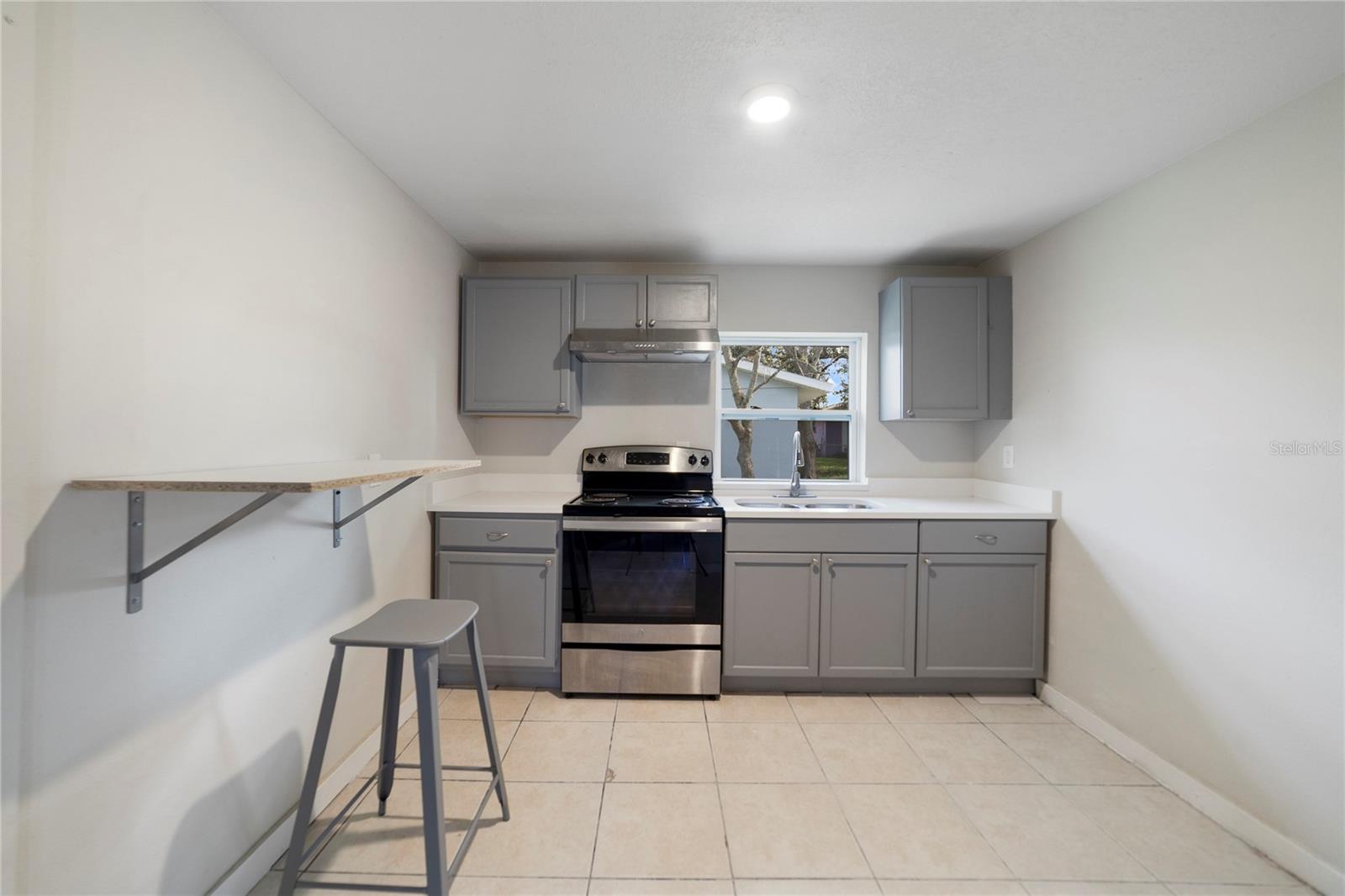 MIDWAY - Residential Lease