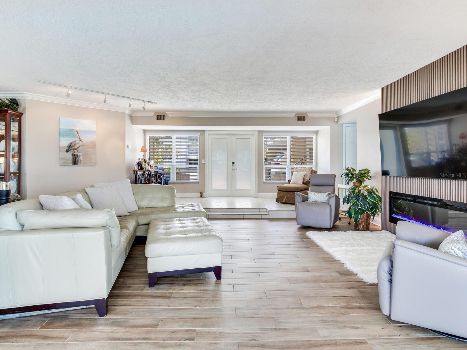 210 DOLPHIN POINT CONDO - Residential