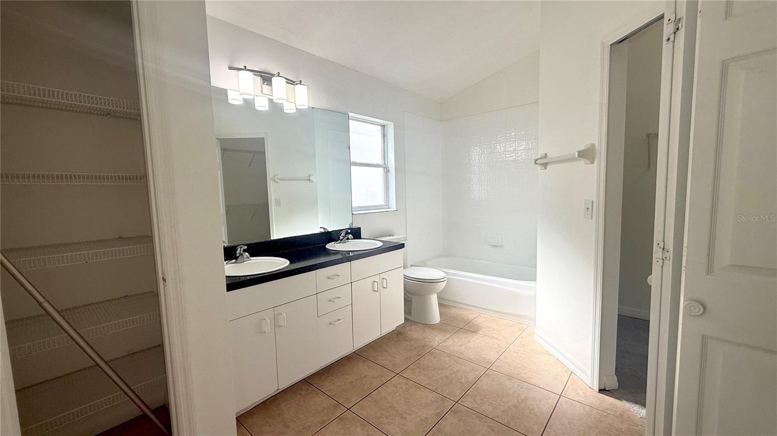 HUNTERS CREEK TR 430A PH 01 - Residential Lease