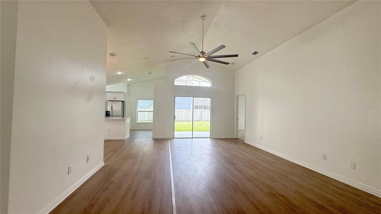 HUNTERS CREEK TR 430A PH 01 - Residential Lease