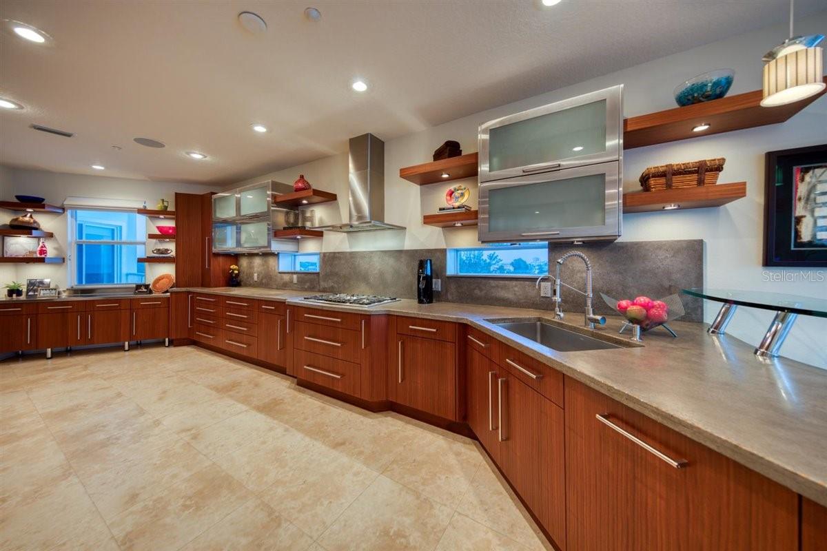 SEA STAR CONDO - Residential