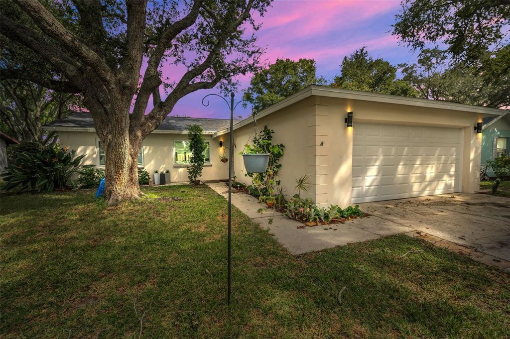 Photo of 1465 Windmoor Drive, Dunedin, FL 34698 (MLS # TB8434358)