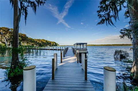 A home in PALM HARBOR