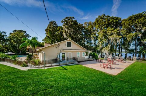 A home in PALM HARBOR