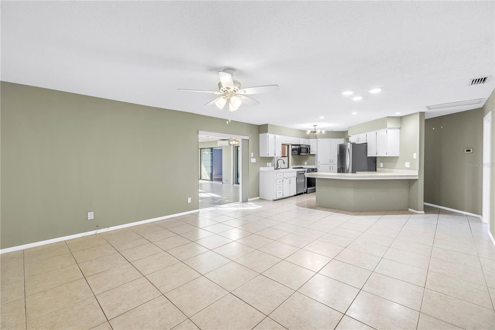 TIERRA VERDE UNIT 1 3RD REP - Residential