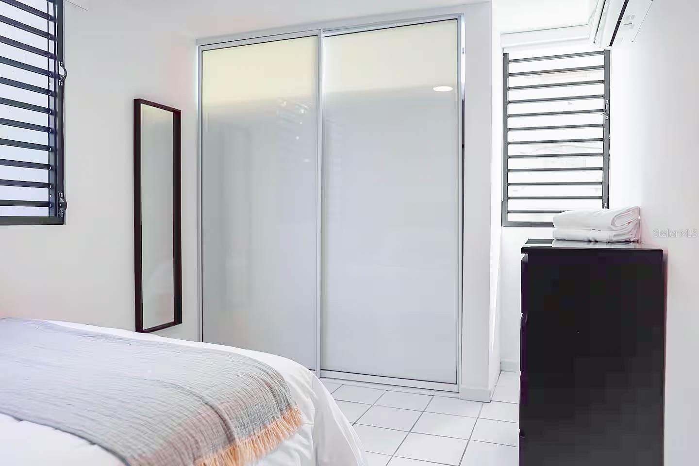 YEAR BUILT UNKOWN - Residential Lease
