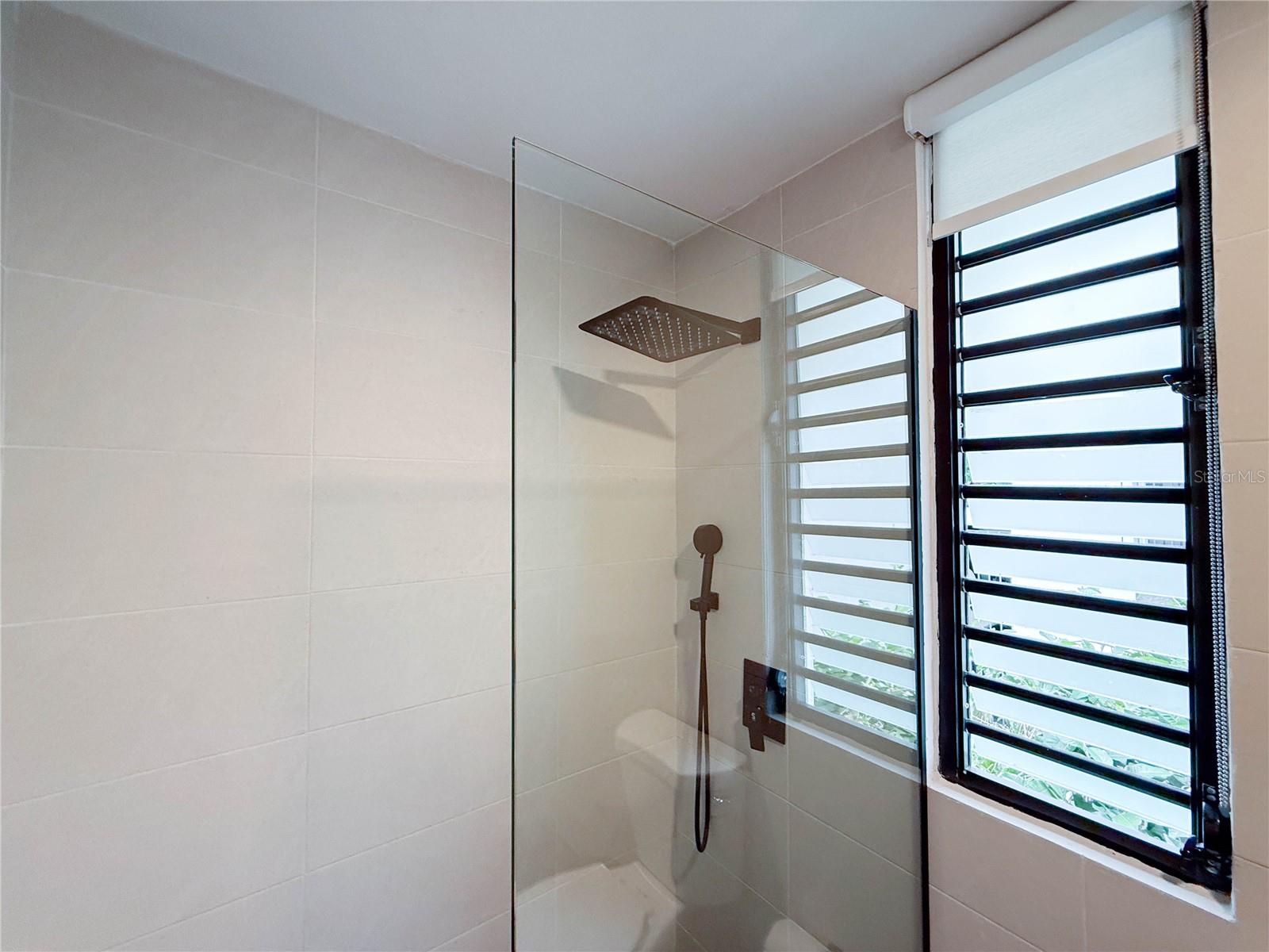 YEAR BUILT UNKOWN - Residential Lease