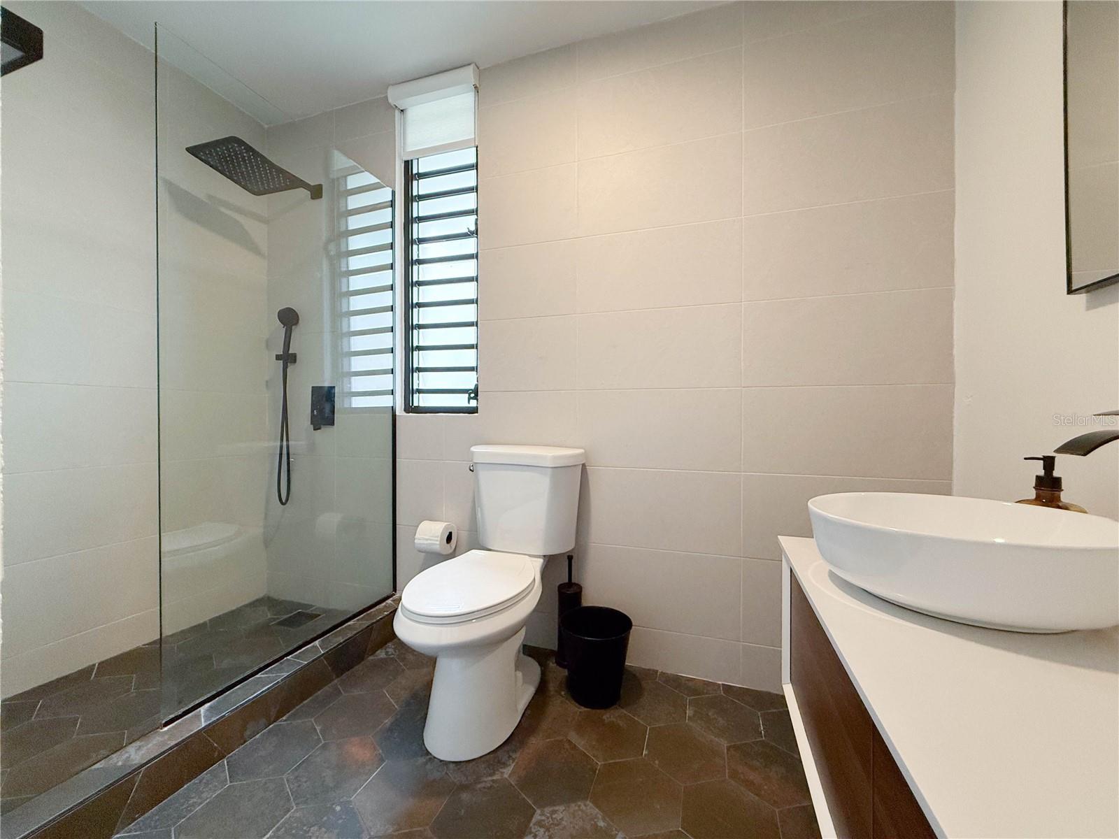 YEAR BUILT UNKOWN - Residential Lease