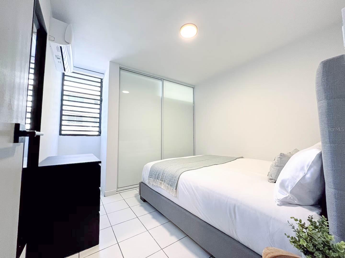 YEAR BUILT UNKOWN - Residential Lease