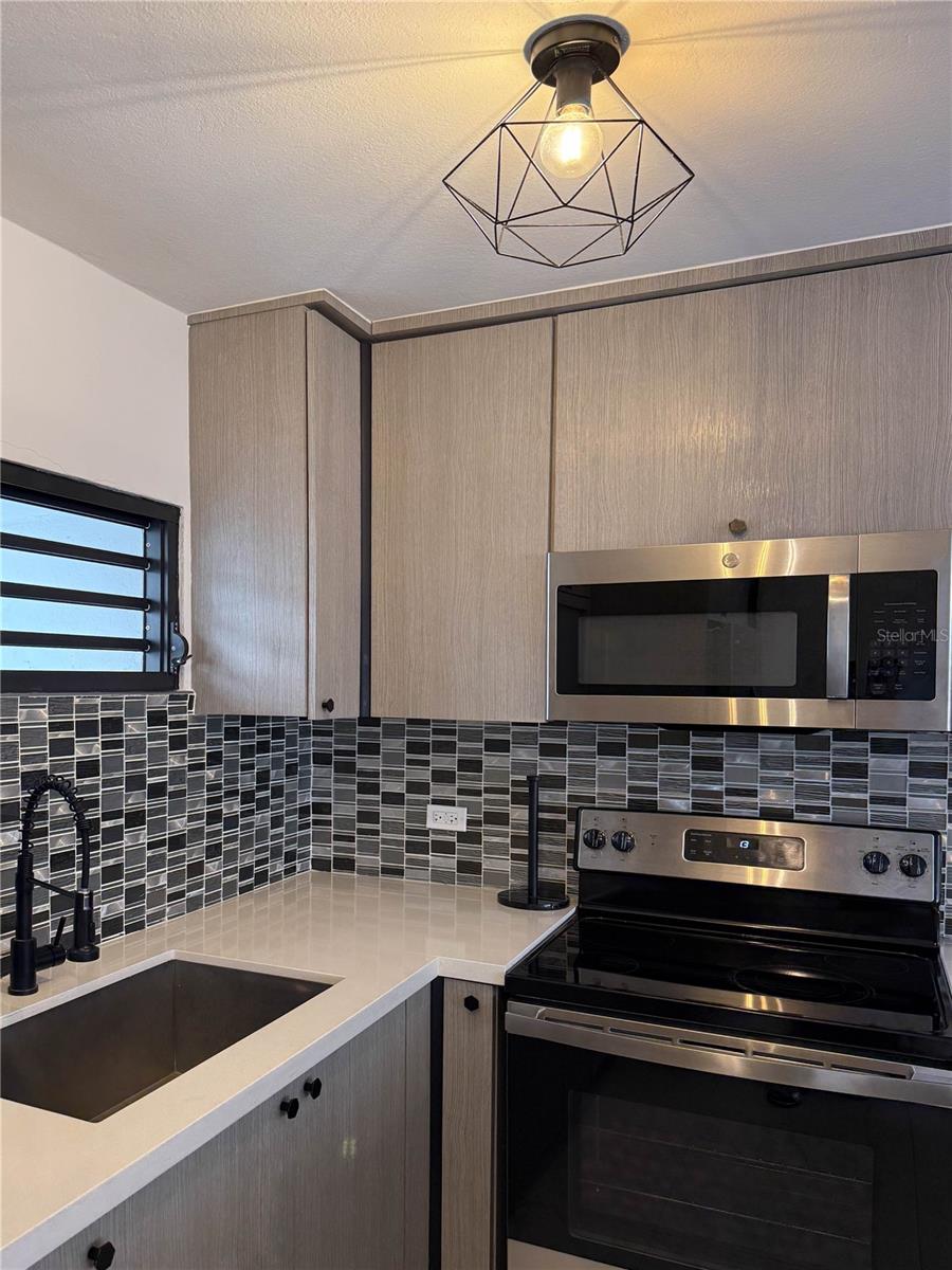 YEAR BUILT UNKOWN - Residential Lease