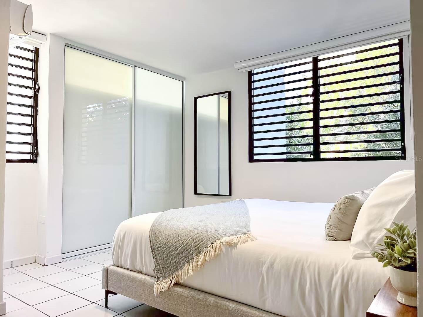 YEAR BUILT UNKOWN - Residential Lease