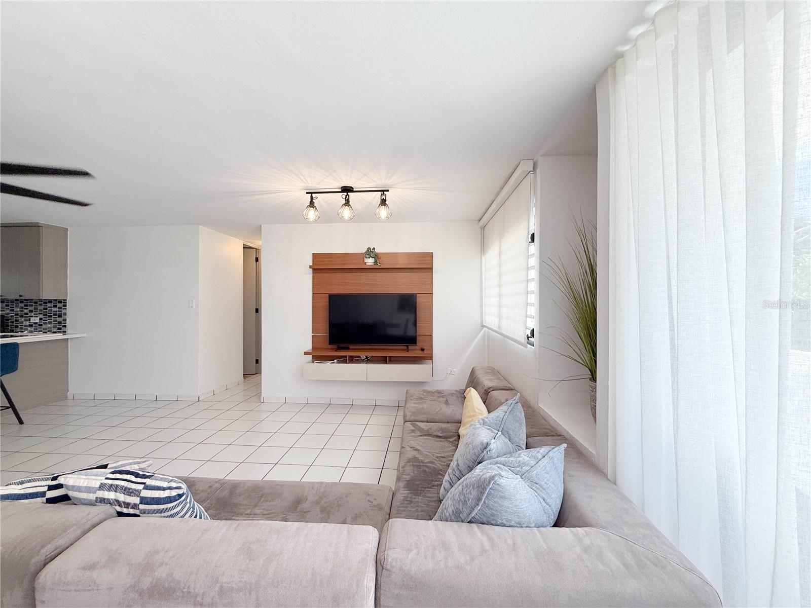 YEAR BUILT UNKOWN - Residential Lease