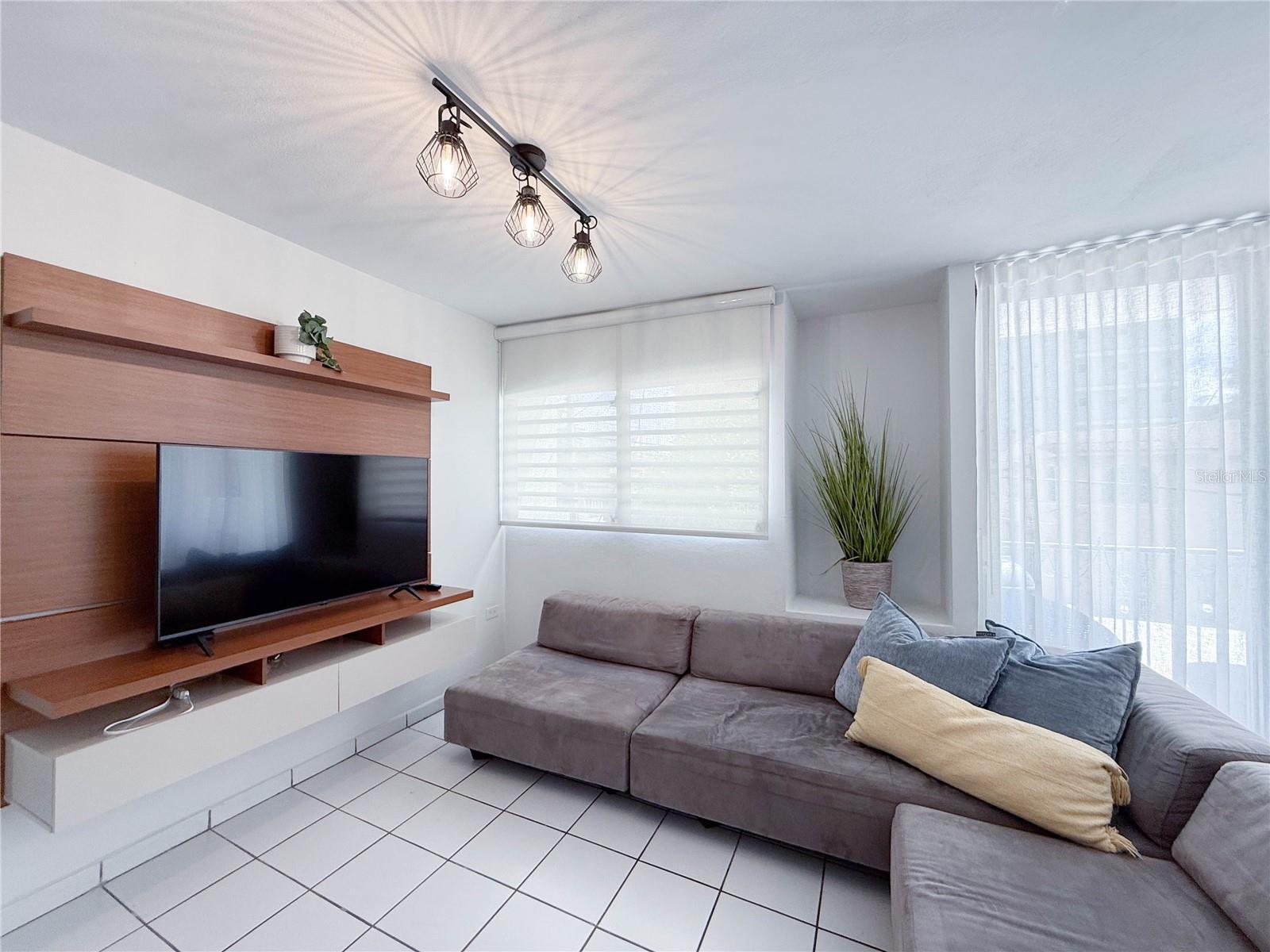 YEAR BUILT UNKOWN - Residential Lease