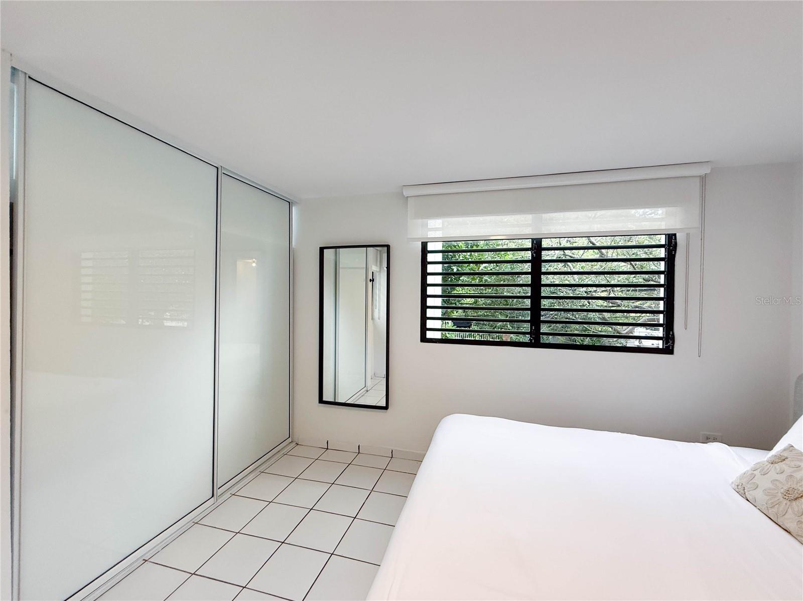 YEAR BUILT UNKOWN - Residential Lease