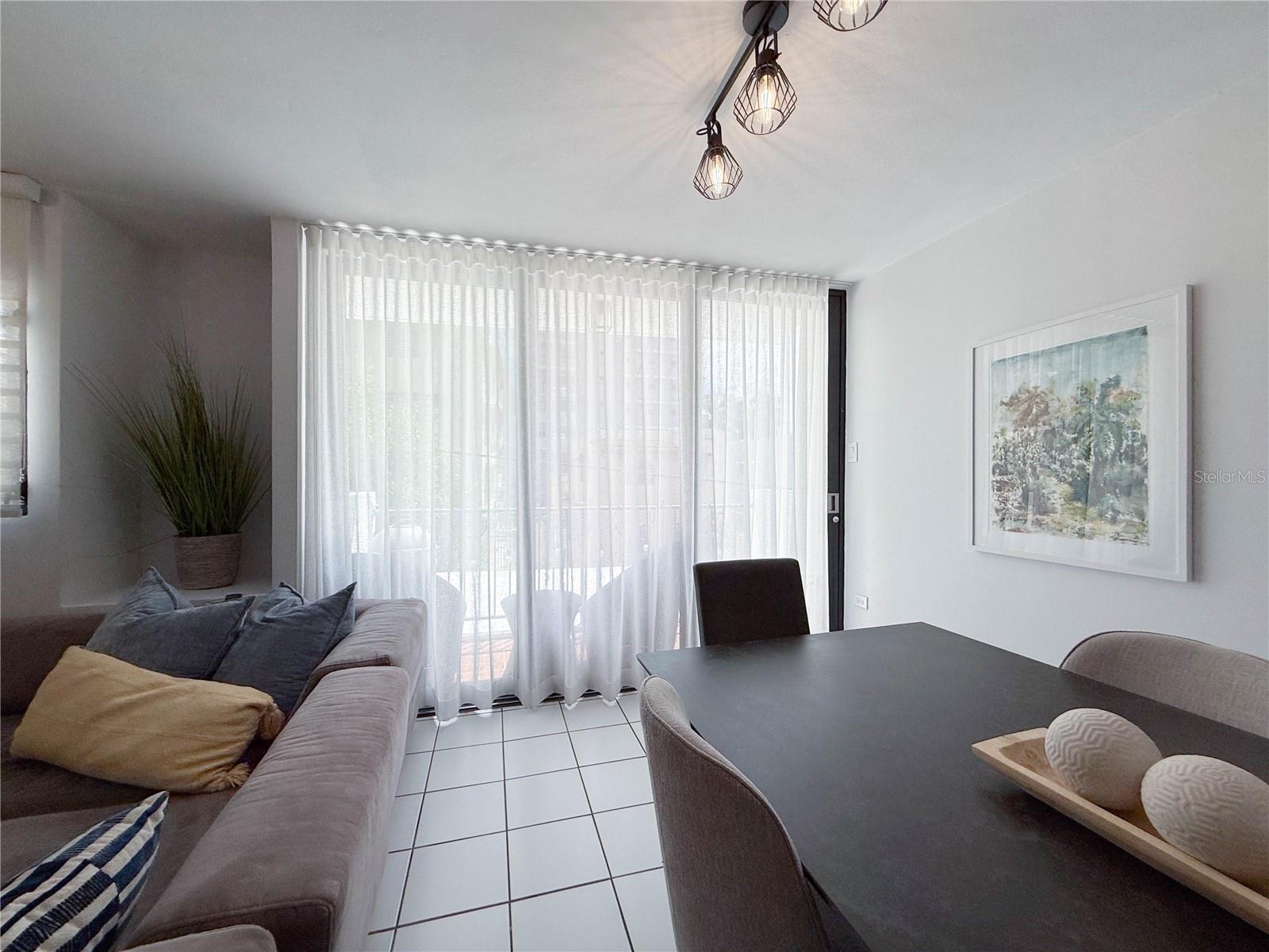 YEAR BUILT UNKOWN - Residential Lease