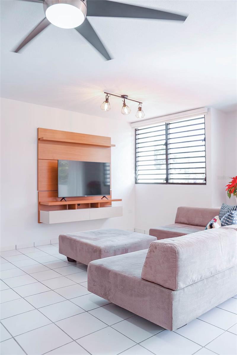 YEAR BUILT UNKOWN - Residential Lease