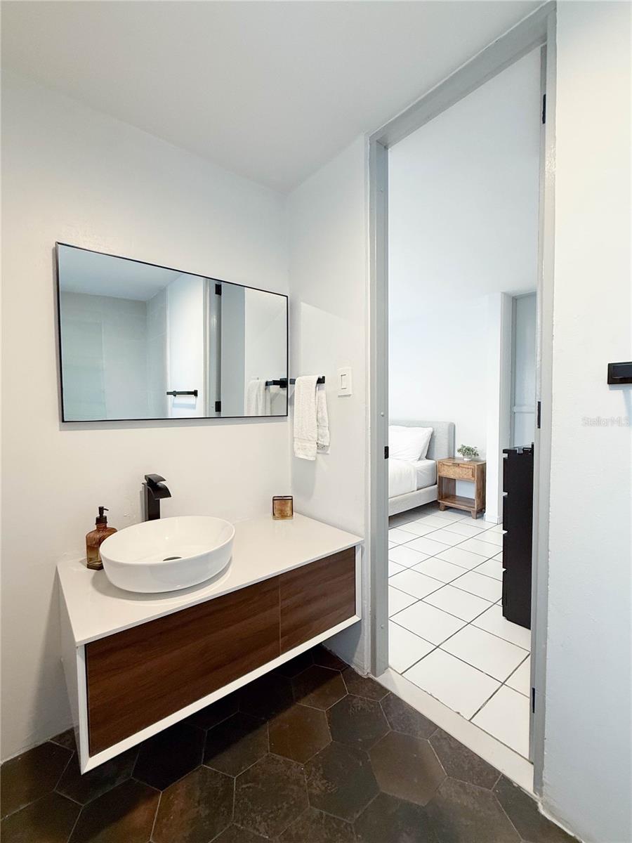 YEAR BUILT UNKOWN - Residential Lease