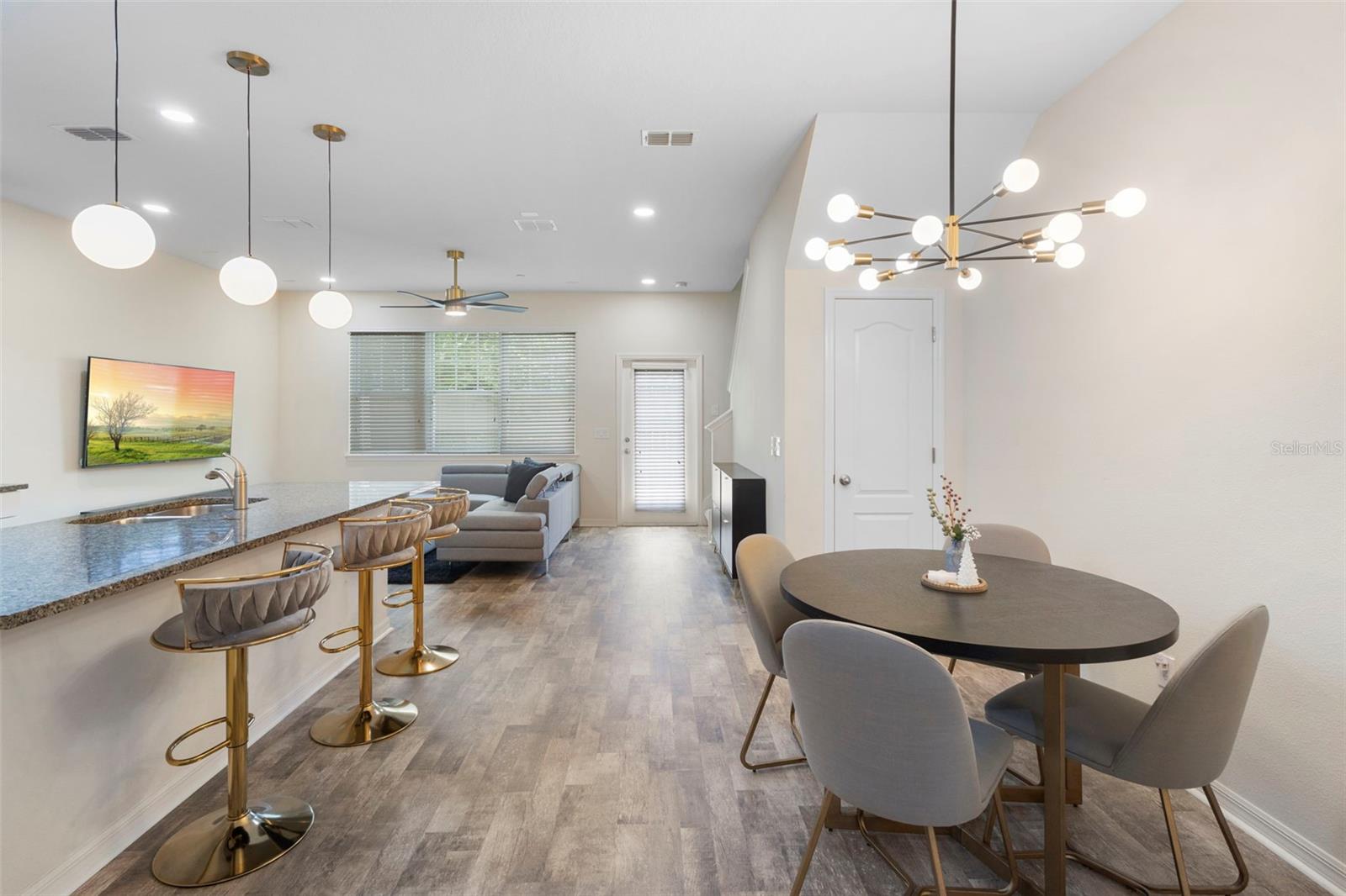 HAMPTONS - SECOND REP - Residential Lease