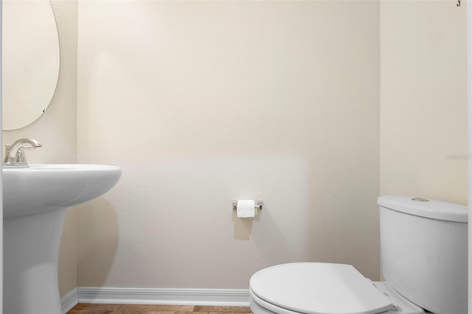 HAMPTONS - SECOND REP - Residential Lease