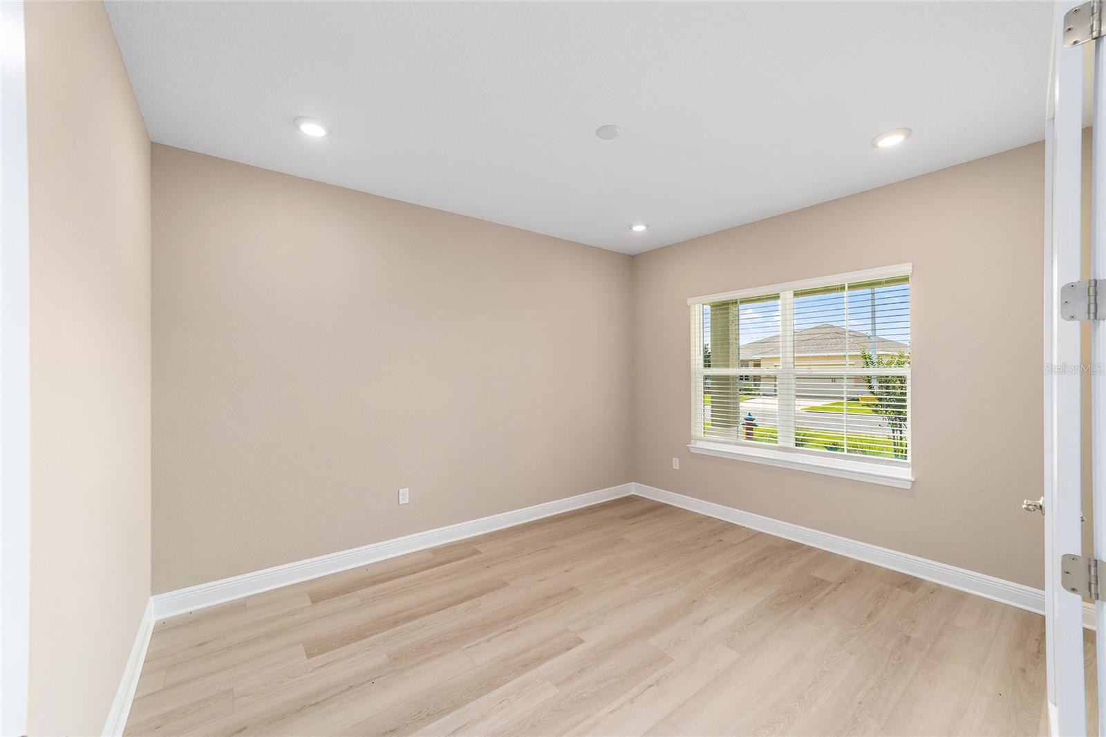 ON TOP OF THE WORLD - Residential