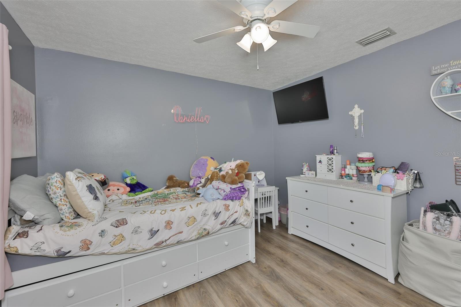 BENT TREE - Residential