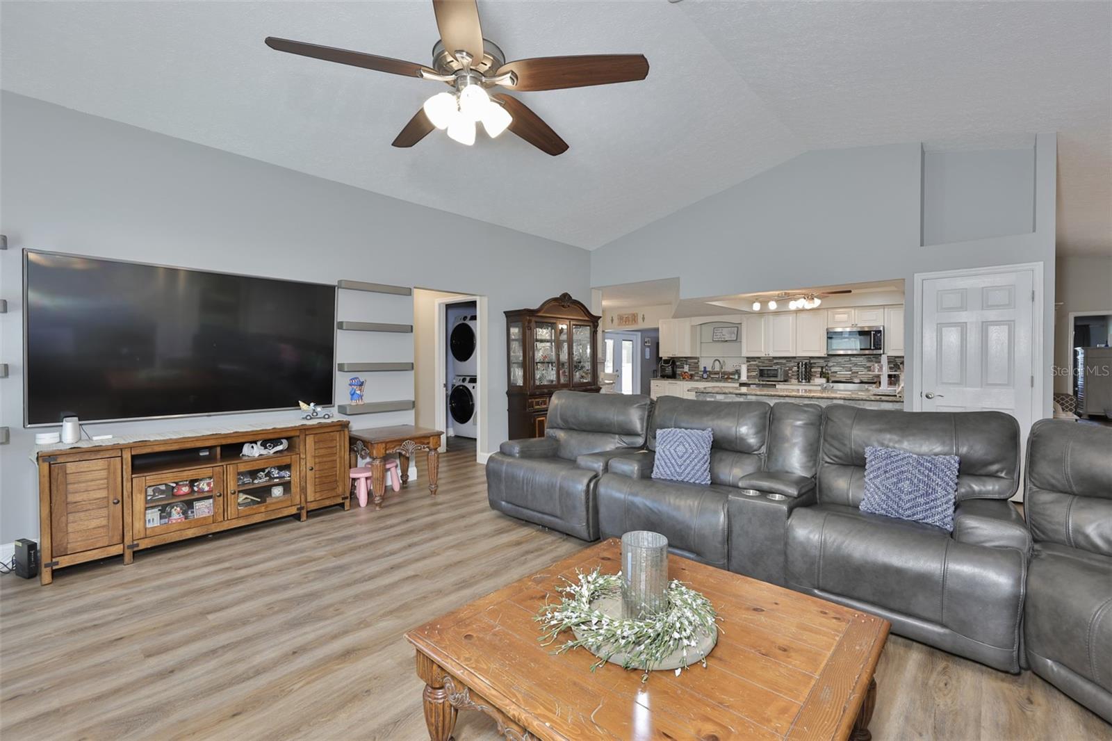 BENT TREE - Residential