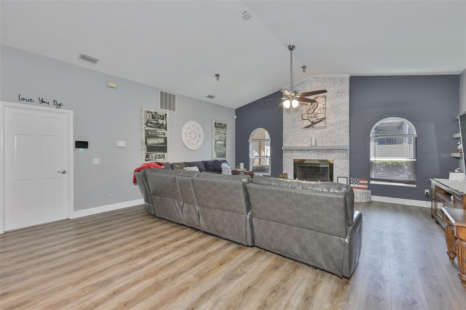 BENT TREE - Residential