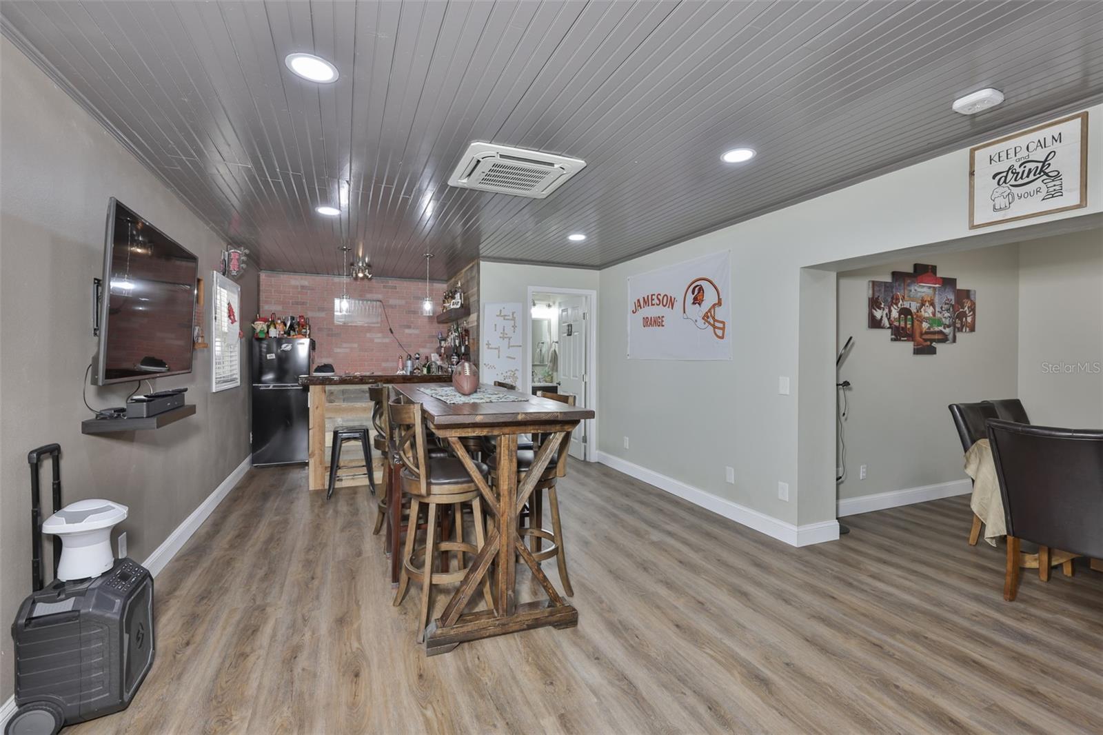 BENT TREE - Residential