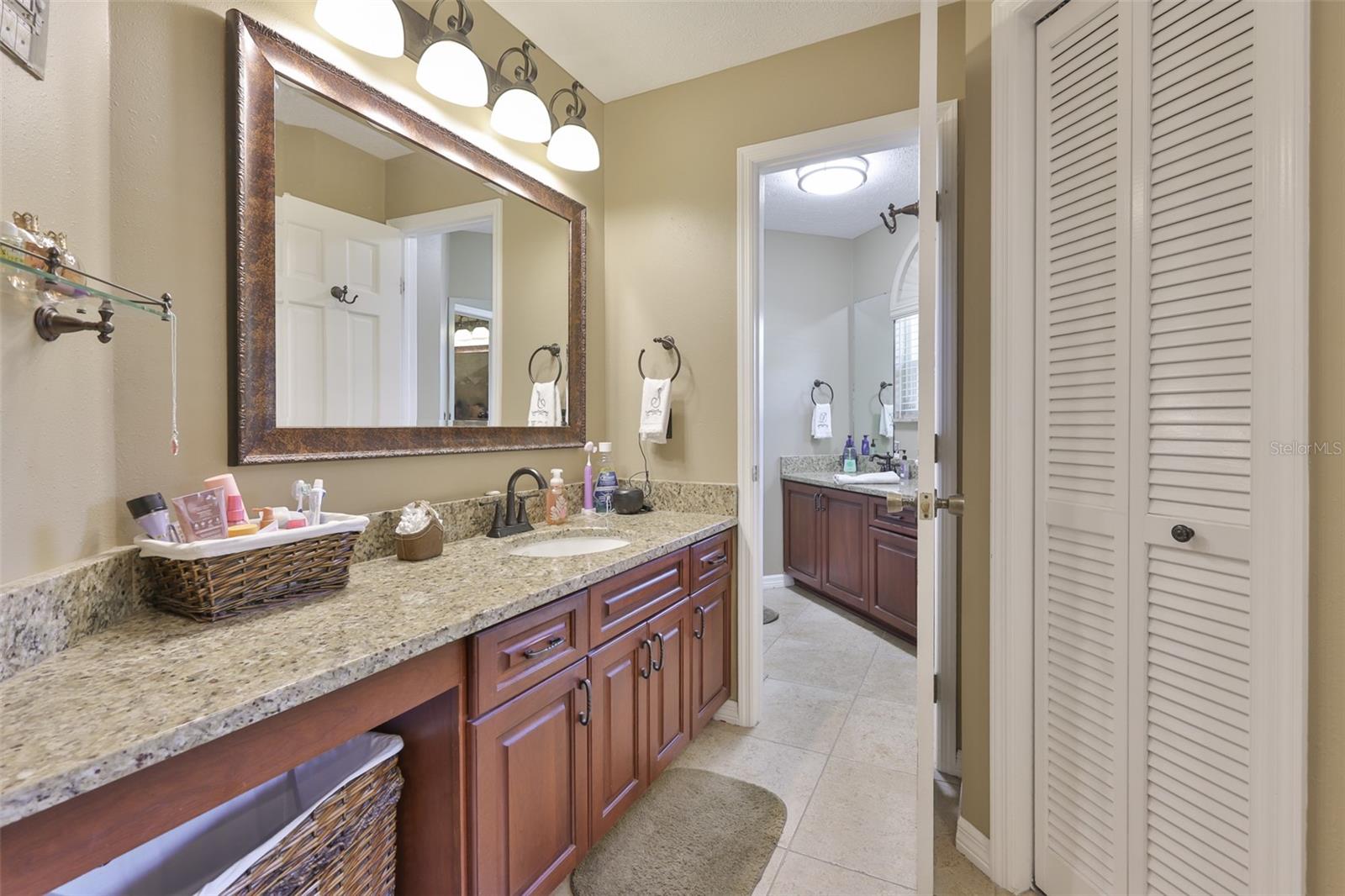 BENT TREE - Residential