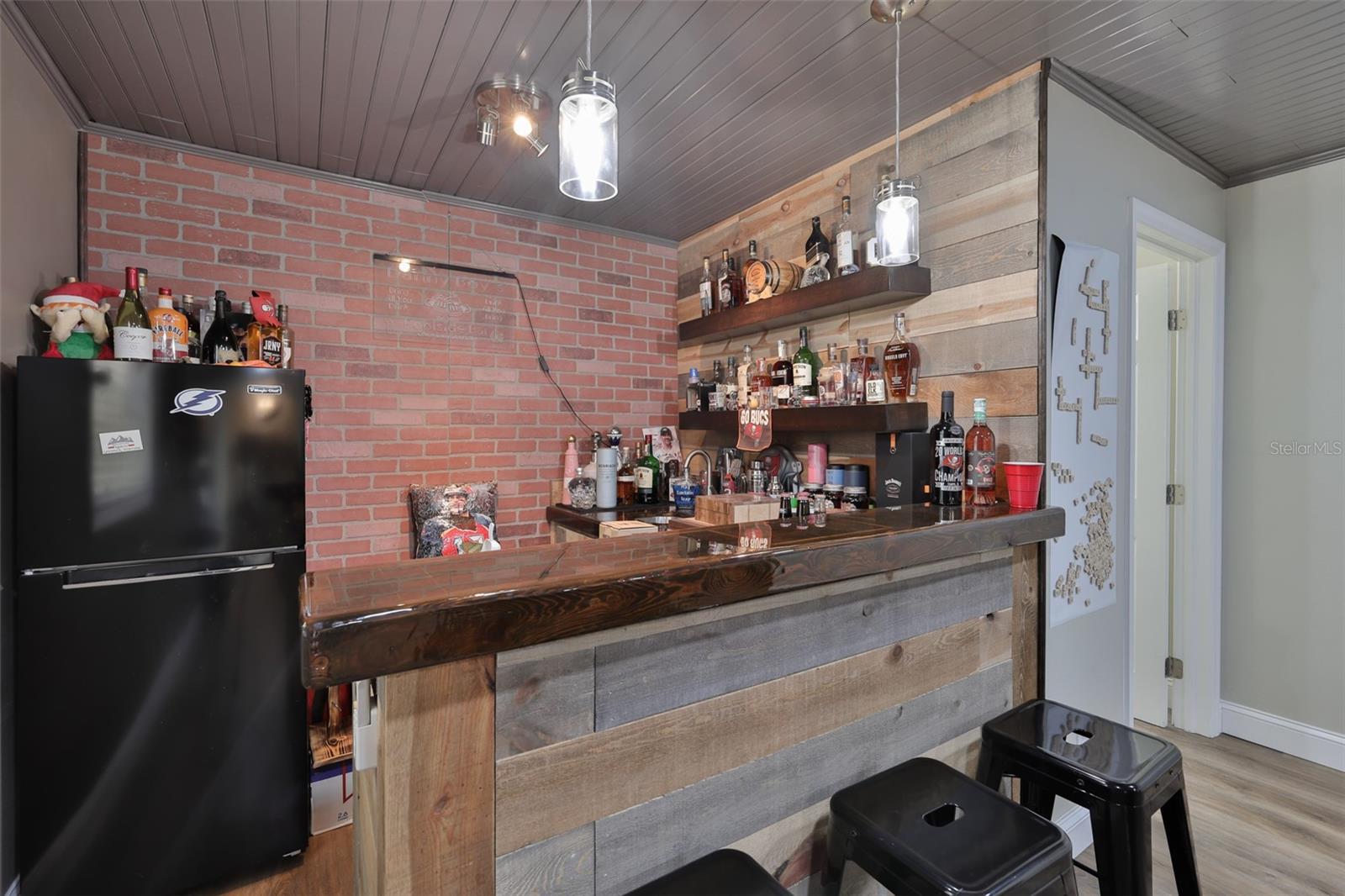 BENT TREE - Residential