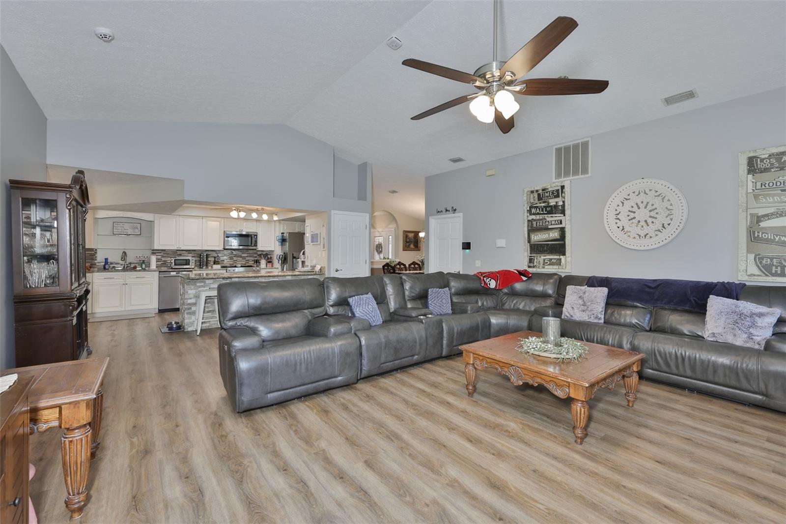 BENT TREE - Residential