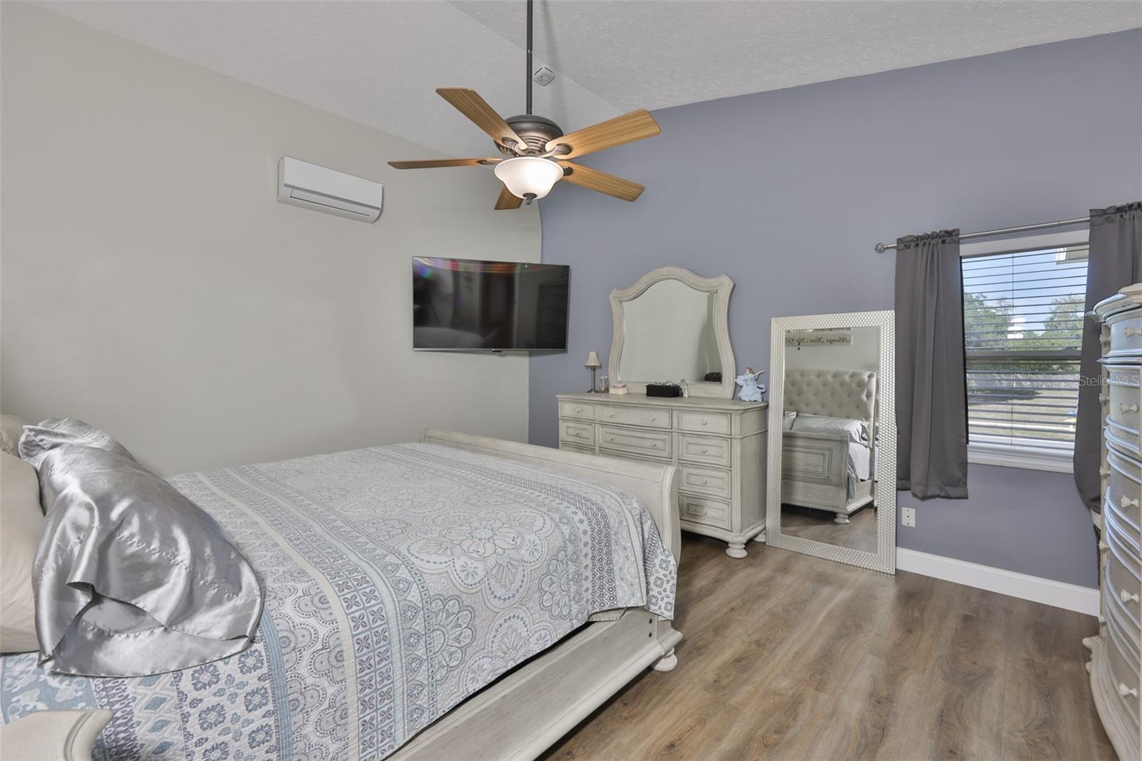 BENT TREE - Residential