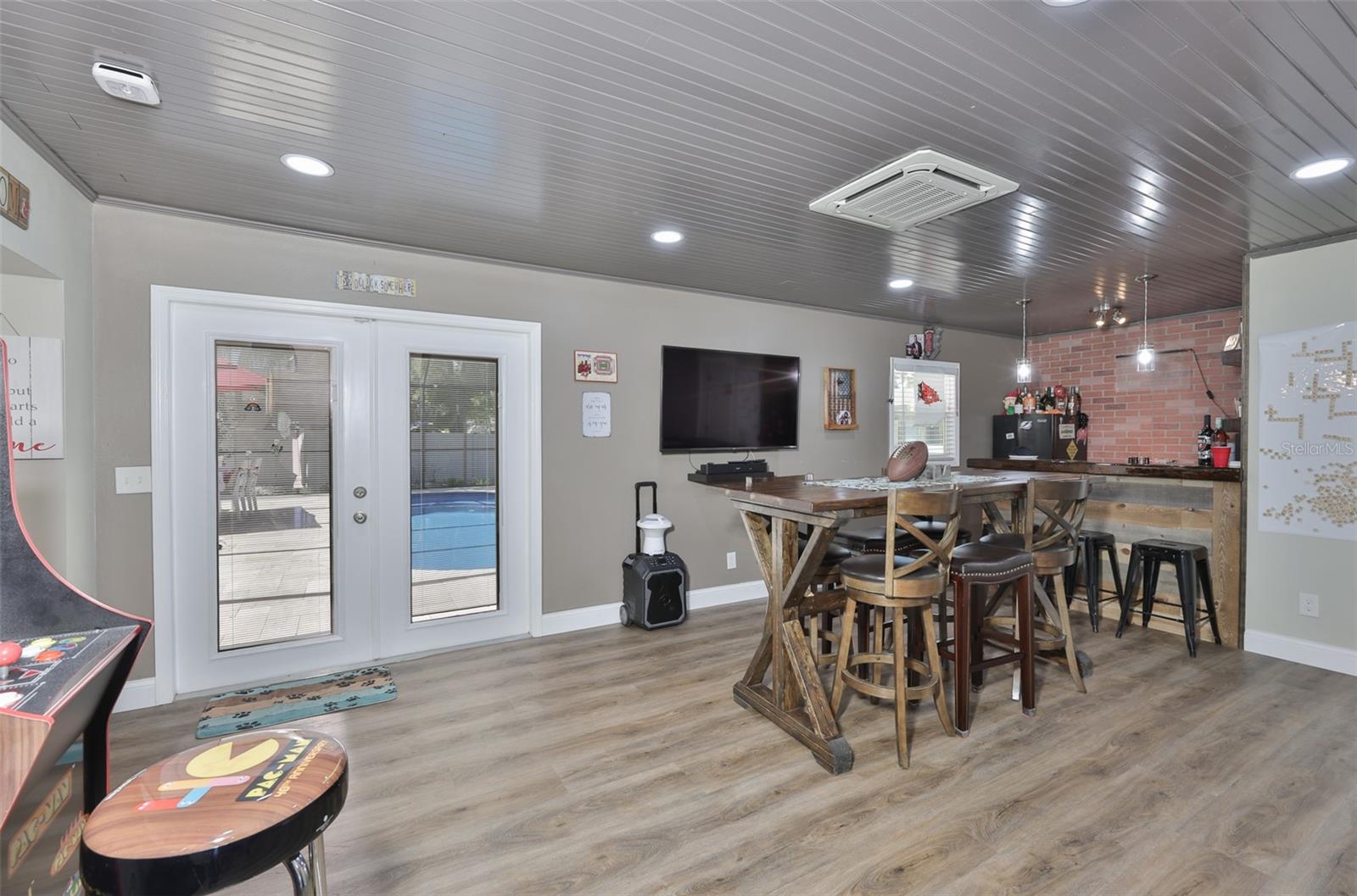 BENT TREE - Residential