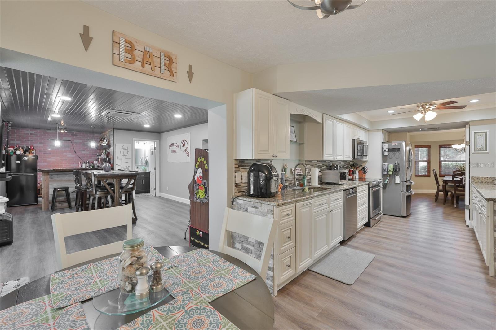 BENT TREE - Residential