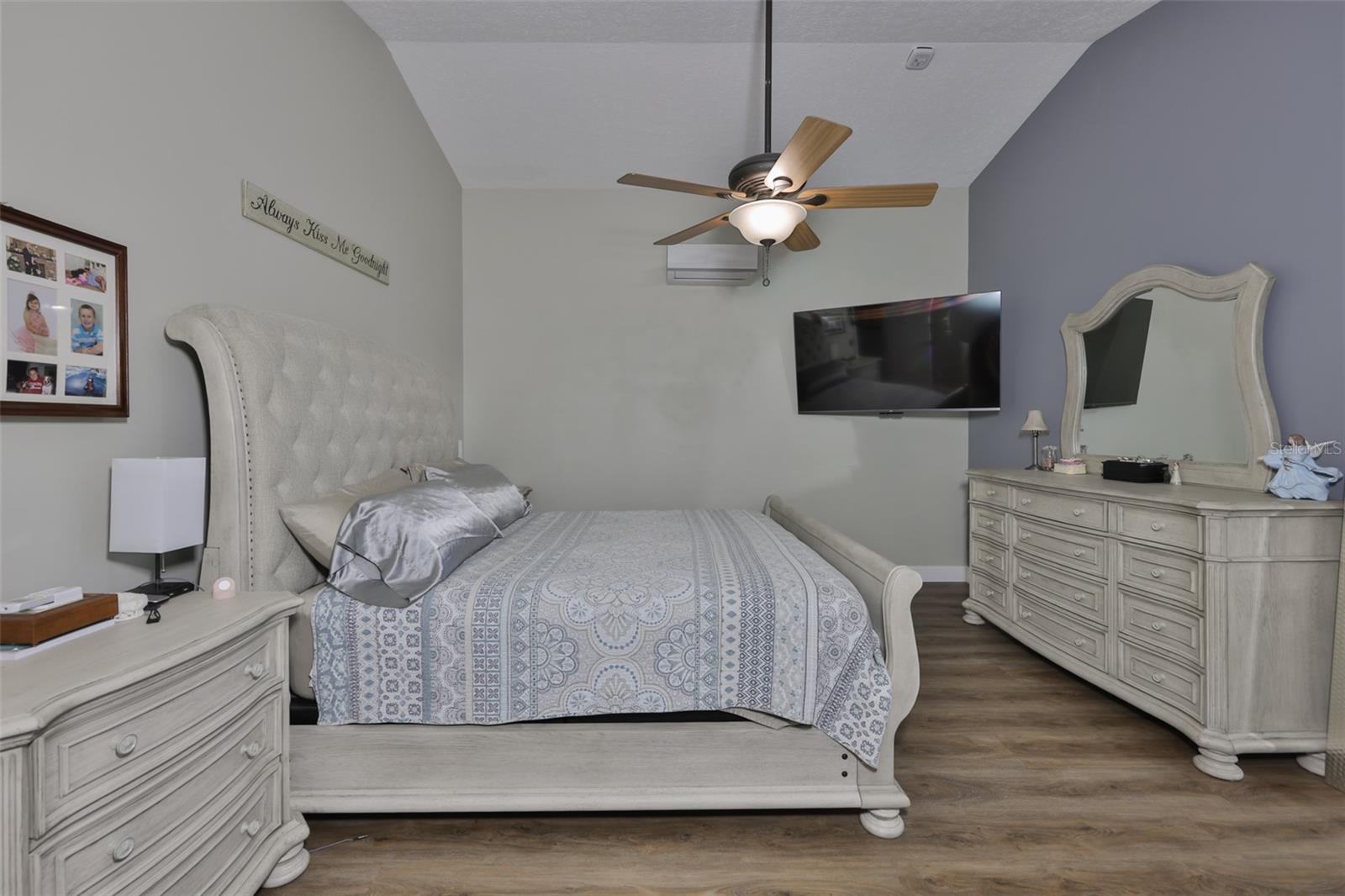 BENT TREE - Residential