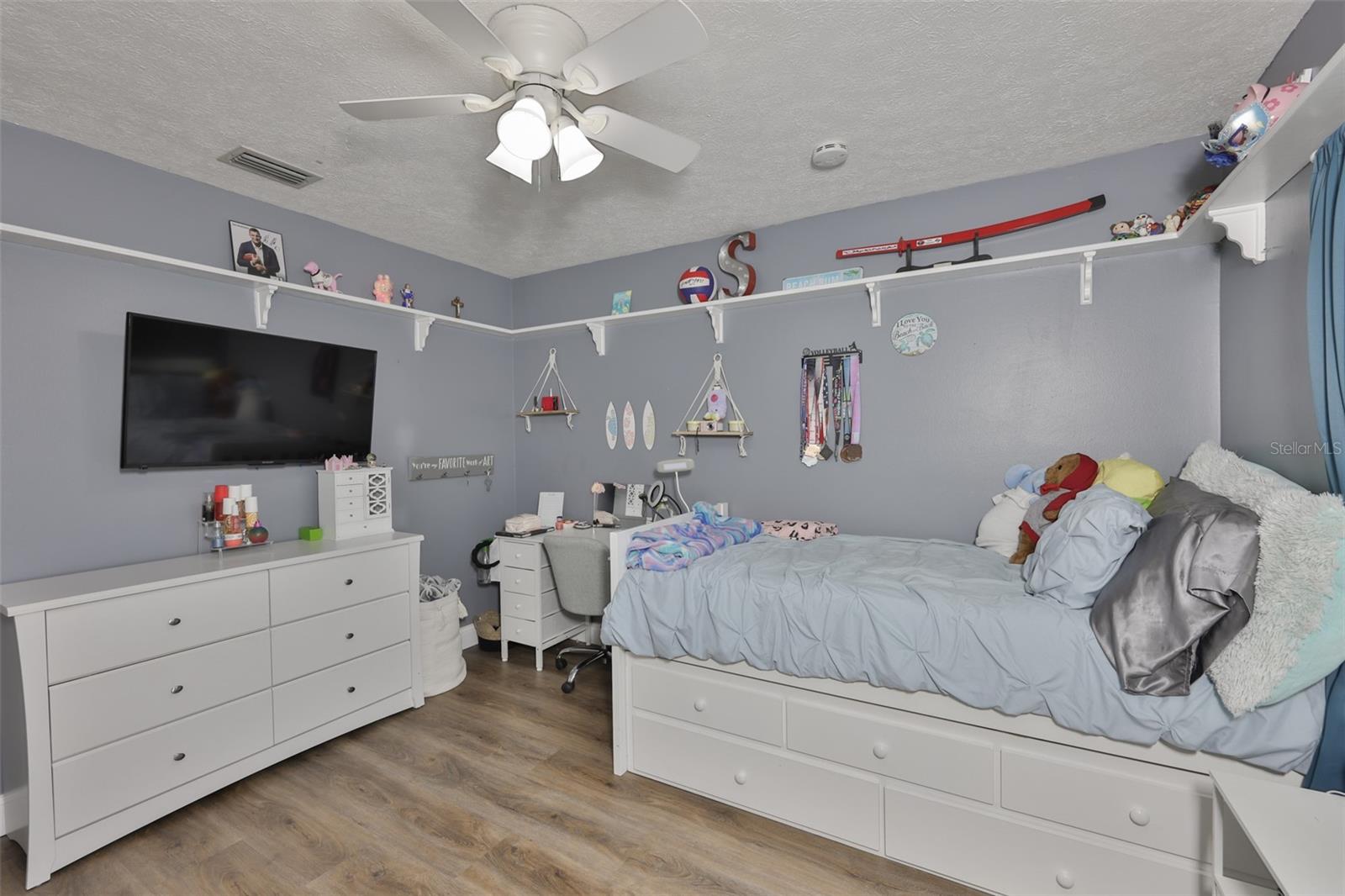 BENT TREE - Residential