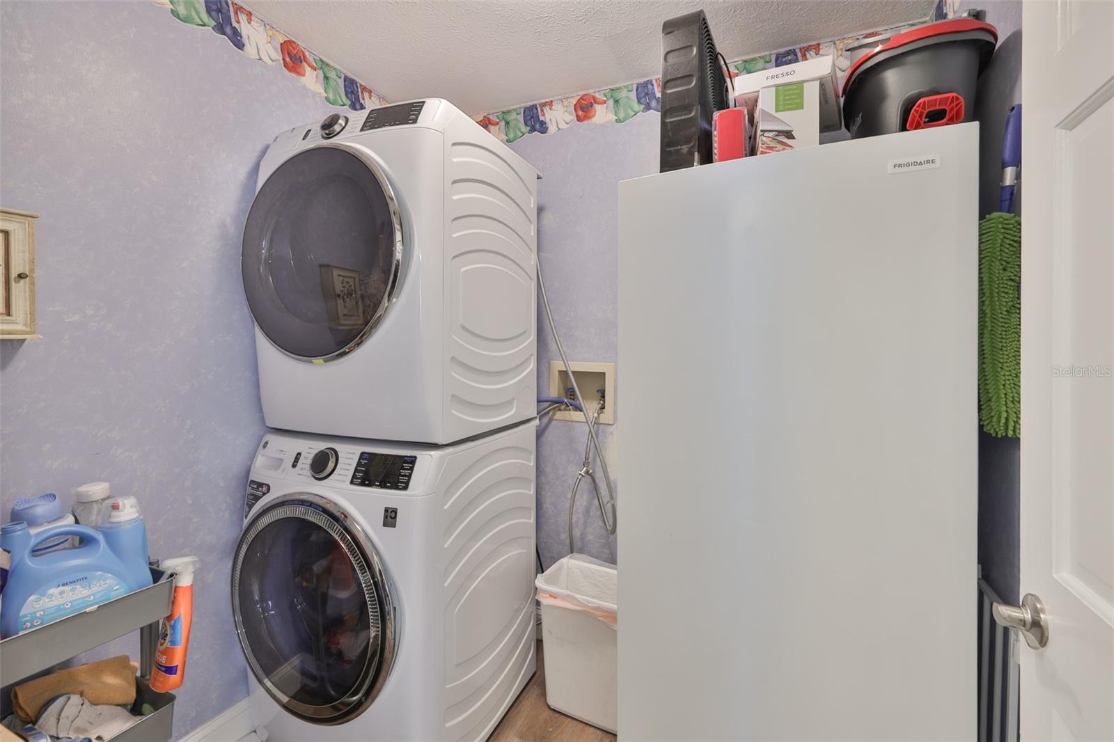 BENT TREE - Residential