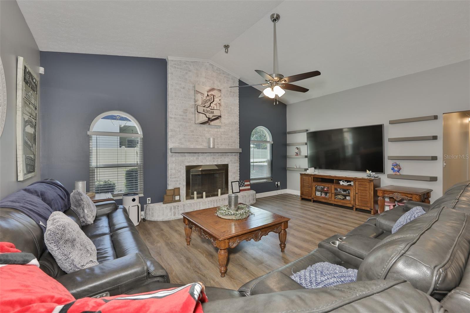 BENT TREE - Residential