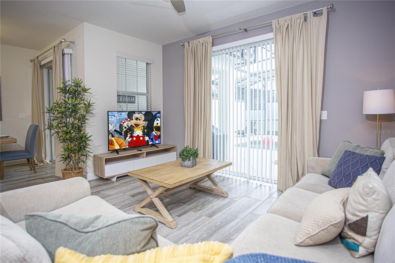 STOREY LAKE - Residential