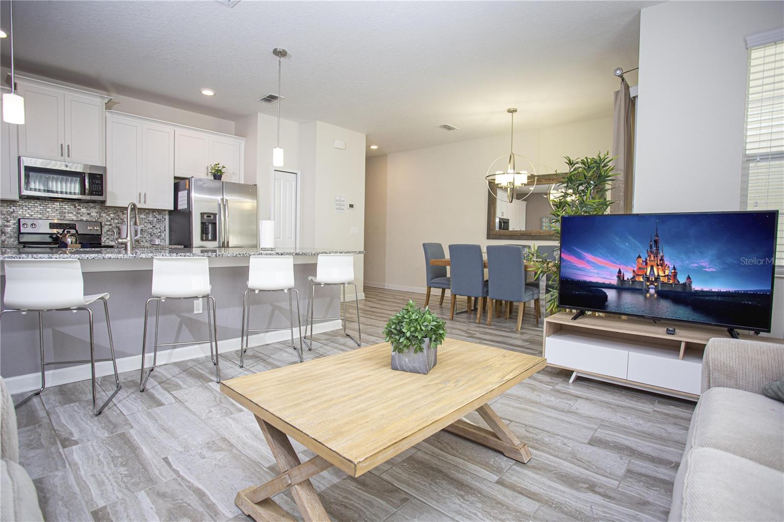 STOREY LAKE - Residential
