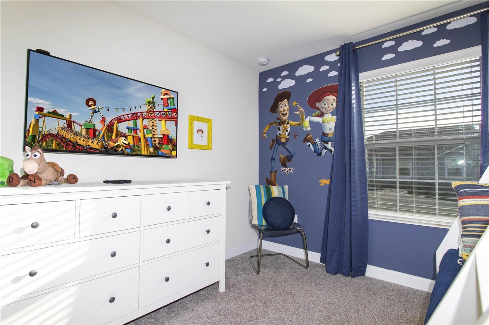 STOREY LAKE - Residential