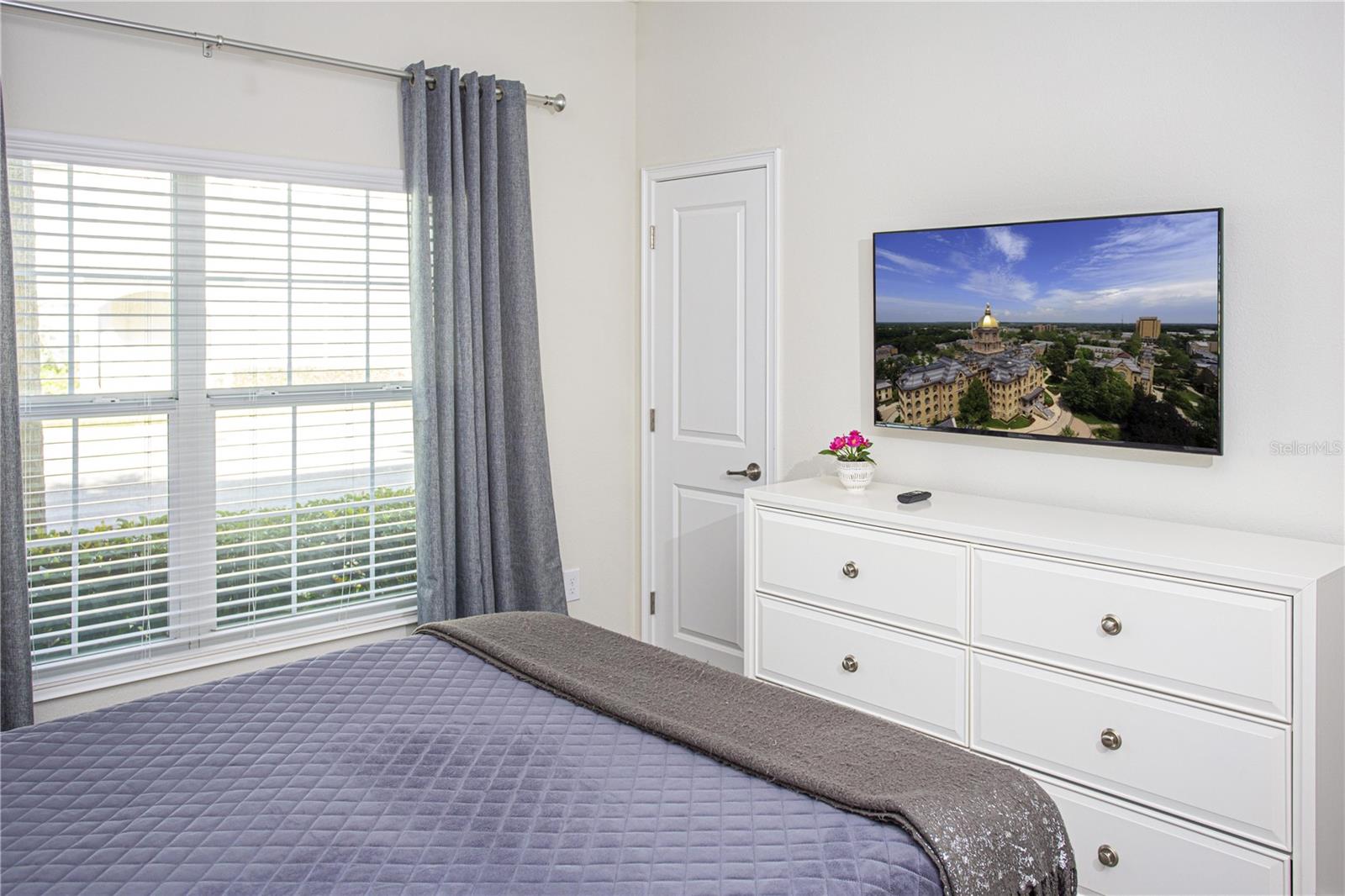 STOREY LAKE - Residential