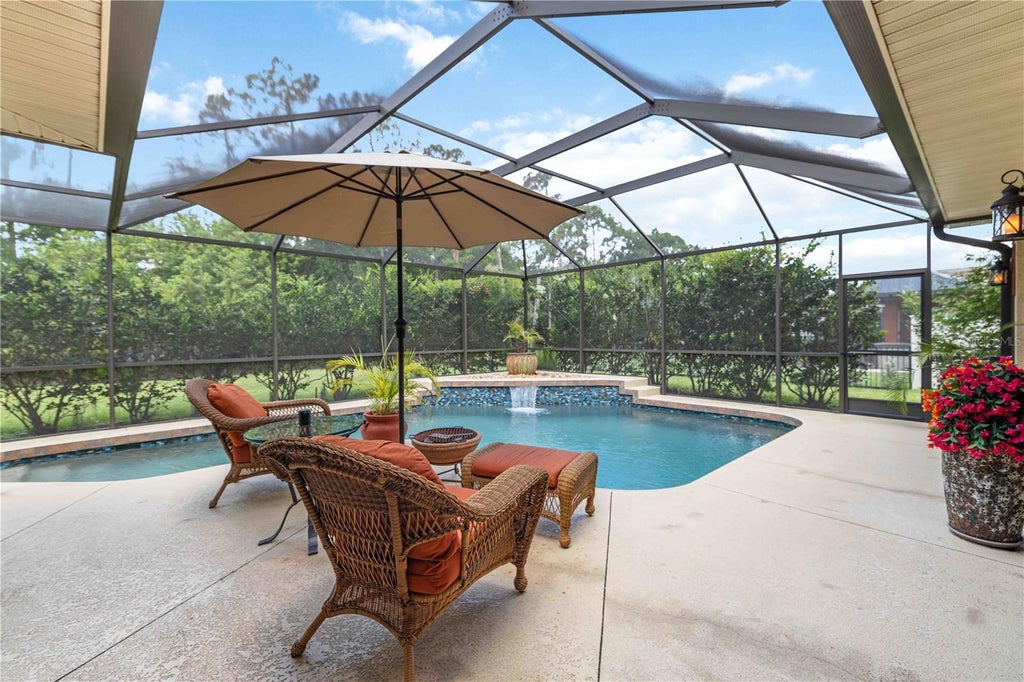 Photo of 13720 18th Place E, Bradenton, FL 34212 (MLS # A4692683)