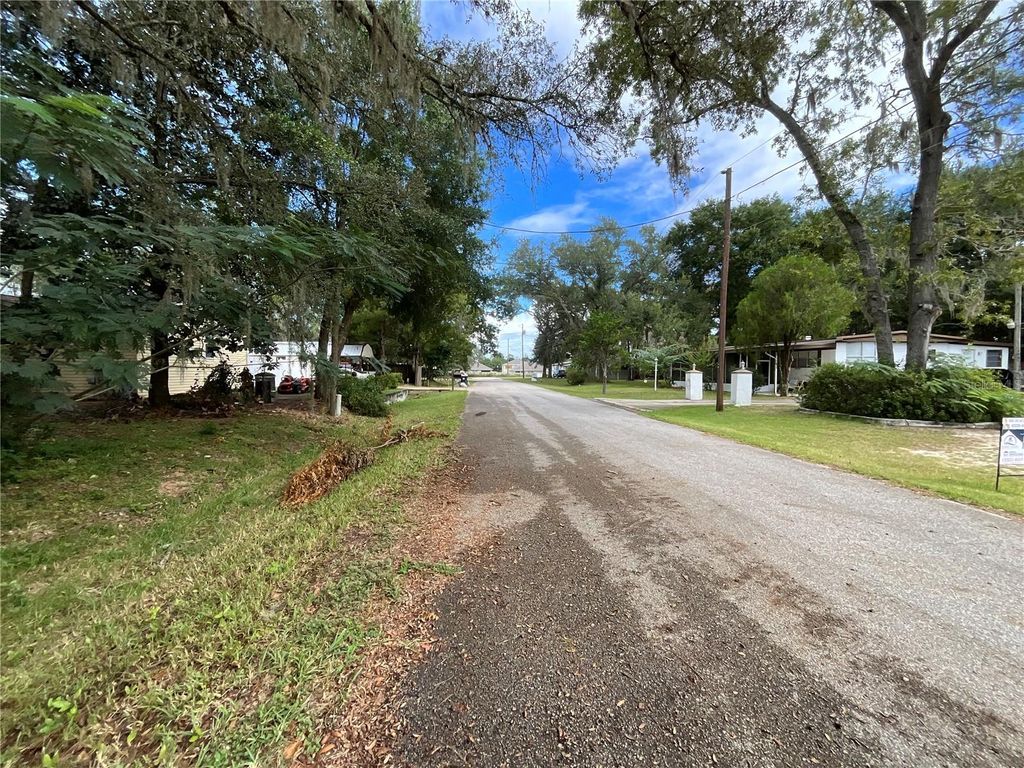 Photo of SE 99 Terrace SE, Summerfield, FL 34491 (MLS # G5102658)