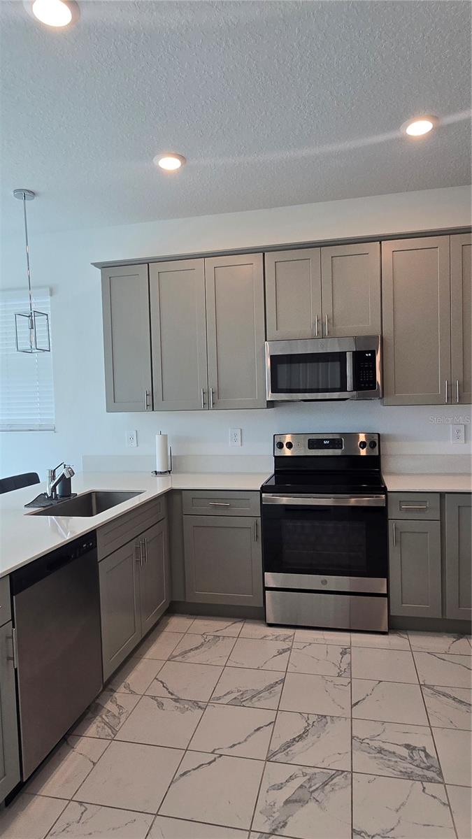 7733 STONE CREEK TRAIL