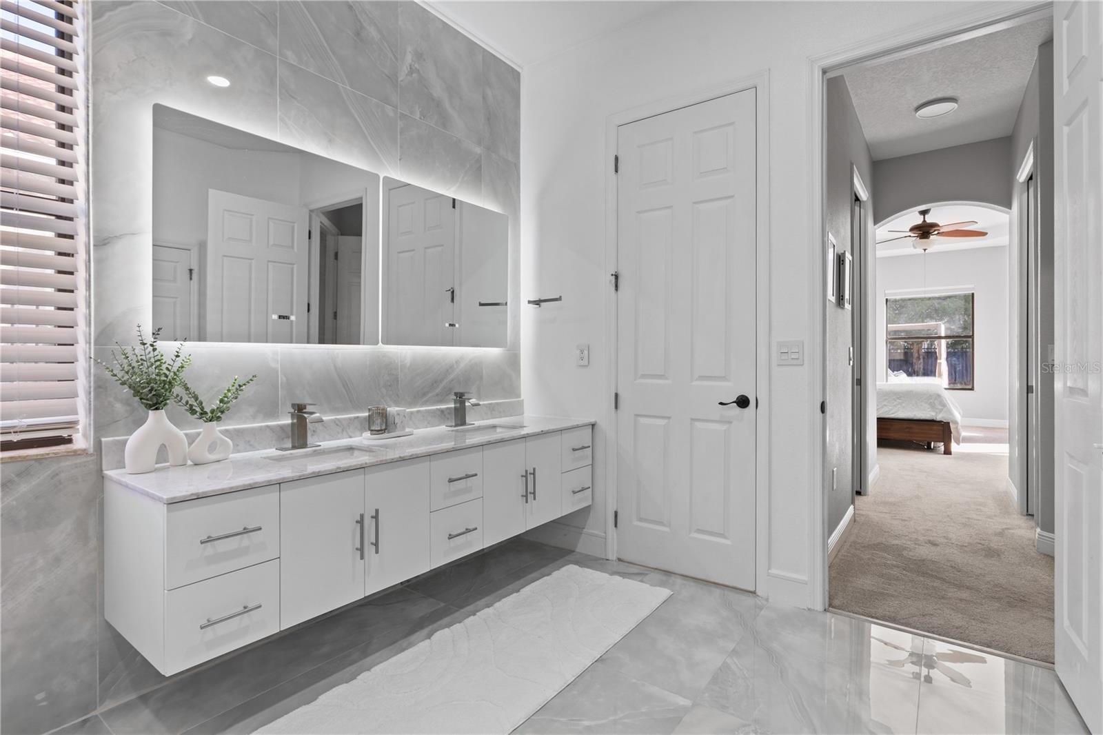 GRAND CYPRESS ON LAKE TARPON - Residential